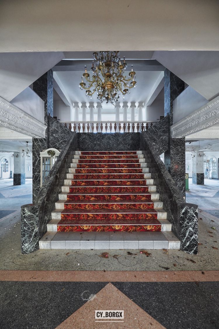 「废墟探索」日本最大废弃饭店:八丈皇家酒店 「废墟探索」日本最大废弃饭店:八丈皇家酒店