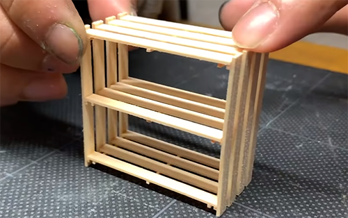 日本微缩模型大佬6个月神还原儿时房间,空调书桌还没有手指大 日本微缩模型大佬6个月神还原儿时房间,空调书桌还没有手指大