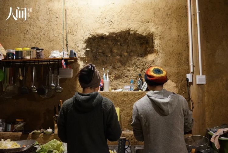 在中国种地的日本嬉皮 在中国种地的日本嬉皮