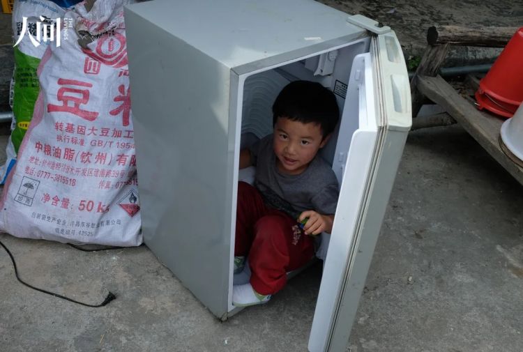 在中国种地的日本嬉皮 在中国种地的日本嬉皮