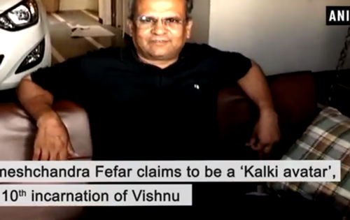 因为不想上班,日本大叔给自己屁股插了一刀 因为不想上班,日本大叔给自己屁股插了一刀