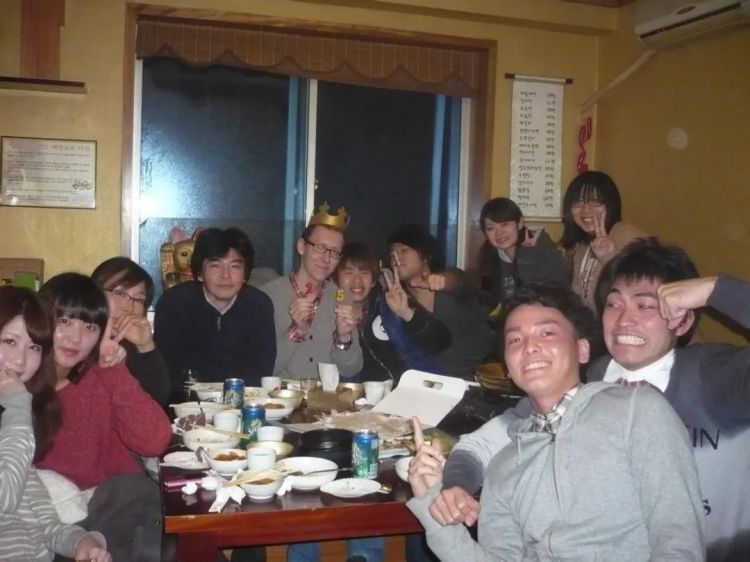 我,90后日本人:在中国参加好声音,吃毛血旺,还娶了中国姑娘... 我,90后日本人:在中国参加好声音,吃毛血旺,还娶了中国姑娘...