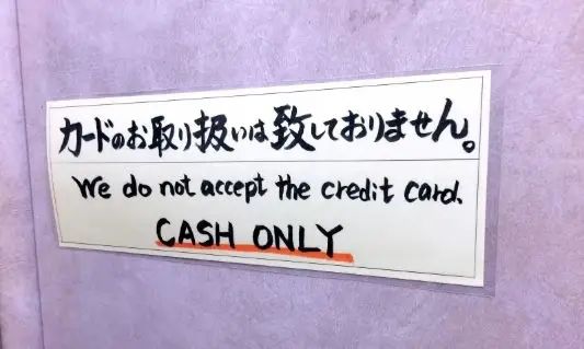 日本人为什么喜欢带长雨伞,很少有人带折叠伞? 日本人为什么喜欢带长雨伞,很少有人带折叠伞?