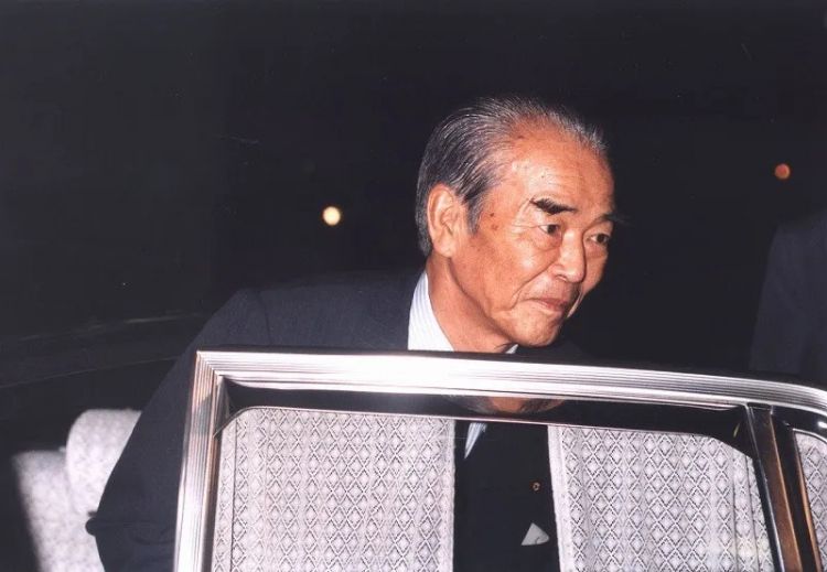 官二代农业大臣一句“我从来没买过米，别人送的多到爆”把日本人整破防了