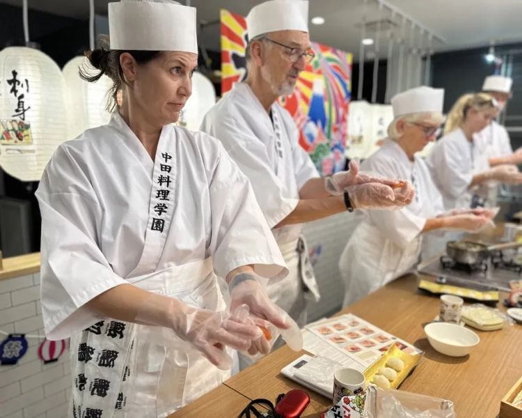 谁把日本料理捧上神坛？