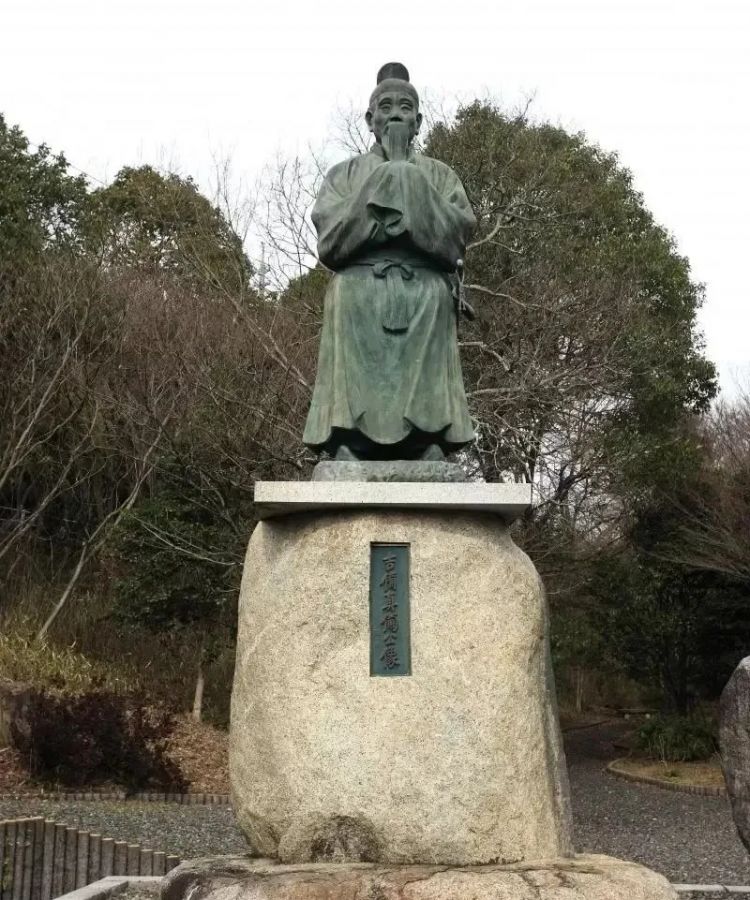 谁把日本料理捧上神坛？