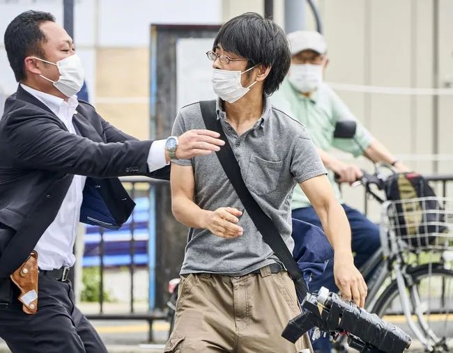 专挑年轻人下手，日本最凶狠邪教恐卷土重来？