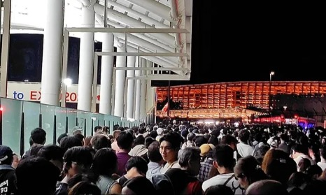 3万人被困人工岛，世博会还能整出多少幺蛾子？