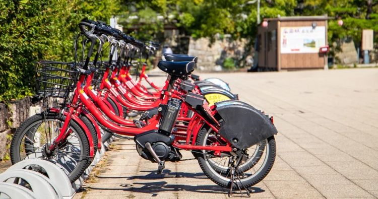 三个中国人偷日本小朋友的自行车,被抓后大言不惭:“我以为是共享单车呢!” 三个中国人偷日本小朋友的自行车,被抓后大言不惭:“我以为是共享单车呢!”