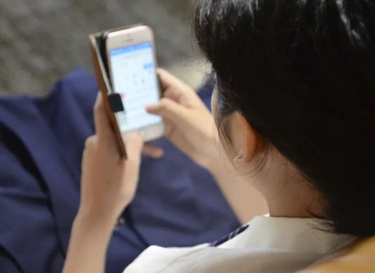 第251期:日本人在台举中国国旗?滨寿司再现食品安全问题;知名动画抄袭X JAPAN?usj联动世博 | 百通板 第251期:日本人在台举中国国旗?滨寿司再现食品安全问题;知名动画抄袭X JAPAN?usj联动世博 | 百通板