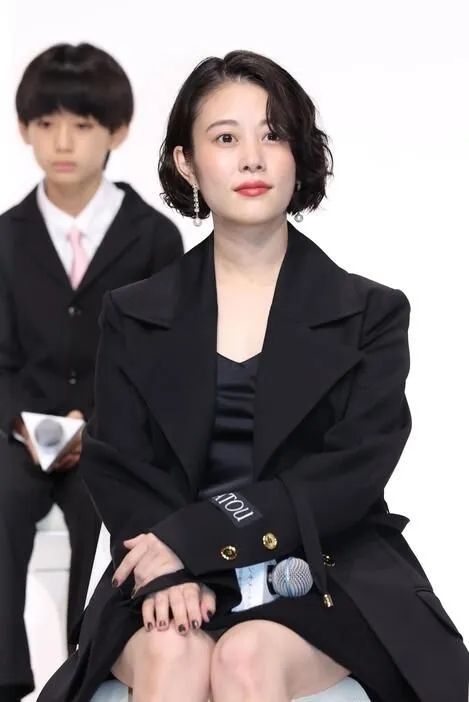 第252期:日本出生人口再创新低;鸠山由纪夫出席九三阅兵;极乐净土组合解散?二宫和也《8号出口》确认引进 | 百通板 第252期:日本出生人口再创新低;鸠山由纪夫出席九三阅兵;极乐净土组合解散?二宫和也《8号出口》确认引进 | 百通板