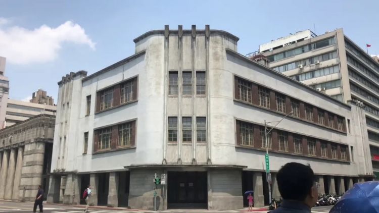 三菱与三井:日本经济双雄的百年死斗 三菱与三井:日本经济双雄的百年死斗