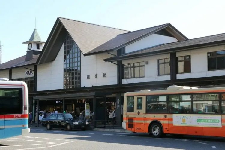 灌篮高手打卡地成公共厕所,连寺庙都不放过? 灌篮高手打卡地成公共厕所,连寺庙都不放过?