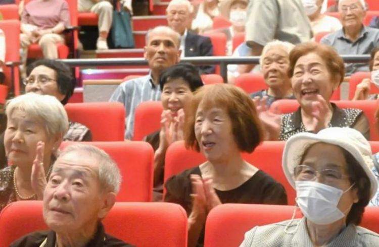 第254期:日本将整治排外言论?花泽香菜小野贤章离婚;中国患者被收三倍医疗费?日本成立AI战略部? | 百通板 第254期:日本将整治排外言论?花泽香菜小野贤章离婚;中国患者被收三倍医疗费?日本成立AI战略部? | 百通板