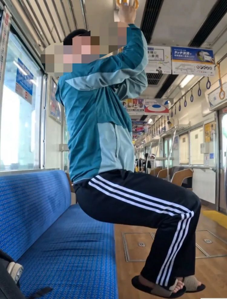 中国网红大学生穷游大阪!「拿吃过牙签狂叉葡萄」日本阿姨傻眼,行为惹怒全网了! 中国网红大学生穷游大阪!「拿吃过牙签狂叉葡萄」日本阿姨傻眼,行为惹怒全网了!