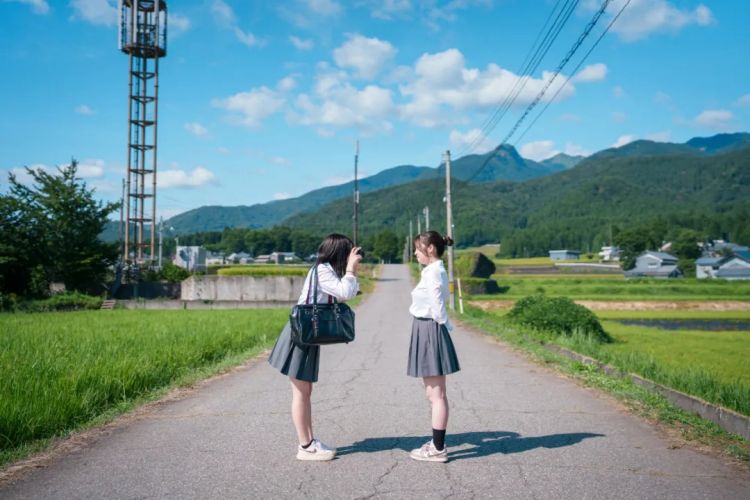 第255期:日本建外国人公寓?大阪世博烟花致游客受伤;知名电音女团解散?乐队结婚潮? | 百通板 第255期:日本建外国人公寓?大阪世博烟花致游客受伤;知名电音女团解散?乐队结婚潮? | 百通板