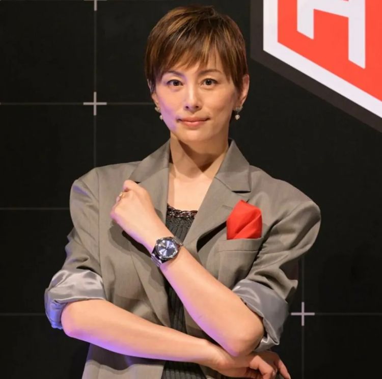 第257期:高市早苗成日本首任女首相?称日本人需像牛马一样工作;国庆周海外游日本最热门;诺贝尔奖出炉 | 百通板 第257期:高市早苗成日本首任女首相?称日本人需像牛马一样工作;国庆周海外游日本最热门;诺贝尔奖出炉 | 百通板