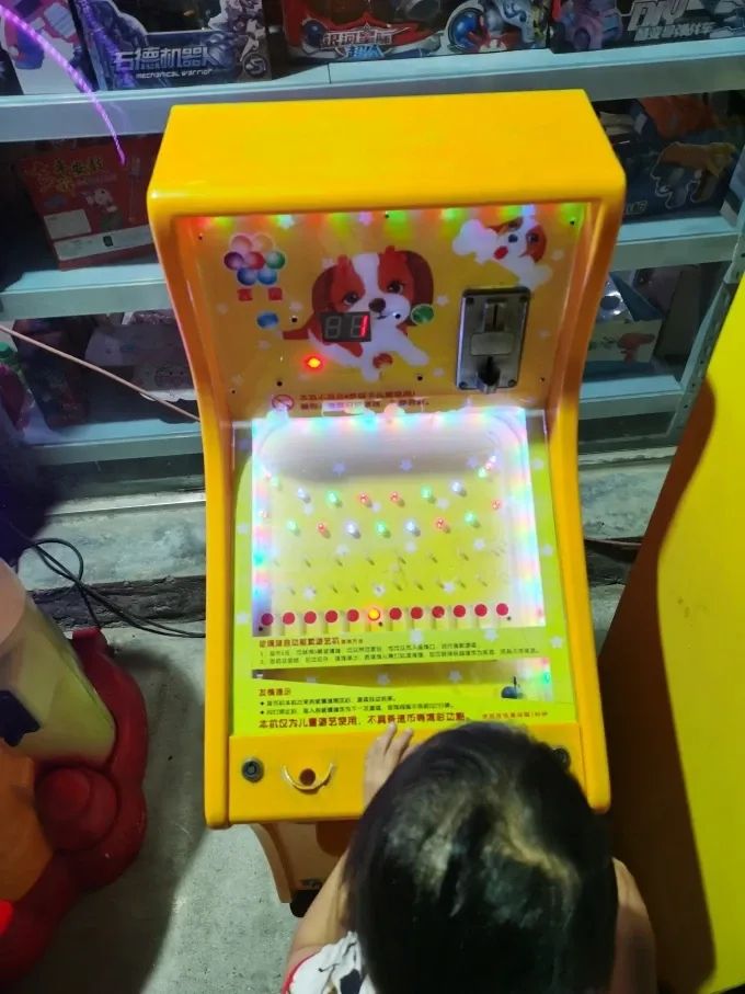 小县城惊现弹珠游戏厅,臭名昭著的“柏青哥”打进来了? 小县城惊现弹珠游戏厅,臭名昭著的“柏青哥”打进来了?