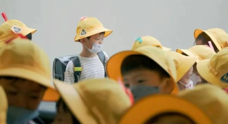 日本前高官控诉5岁女儿哭喊“不想去学校”——背后牵扯中国同学霸凌? 日本前高官控诉5岁女儿哭喊“不想去学校”——背后牵扯中国同学霸凌?