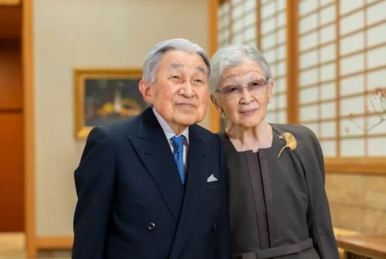 第259期:高市早苗当选 日本首位女首相诞生;露比酱上红白?藤冈靛宣布离婚;村山富市逝世 | 百通板 第259期:高市早苗当选 日本首位女首相诞生;露比酱上红白?藤冈靛宣布离婚;村山富市逝世 | 百通板