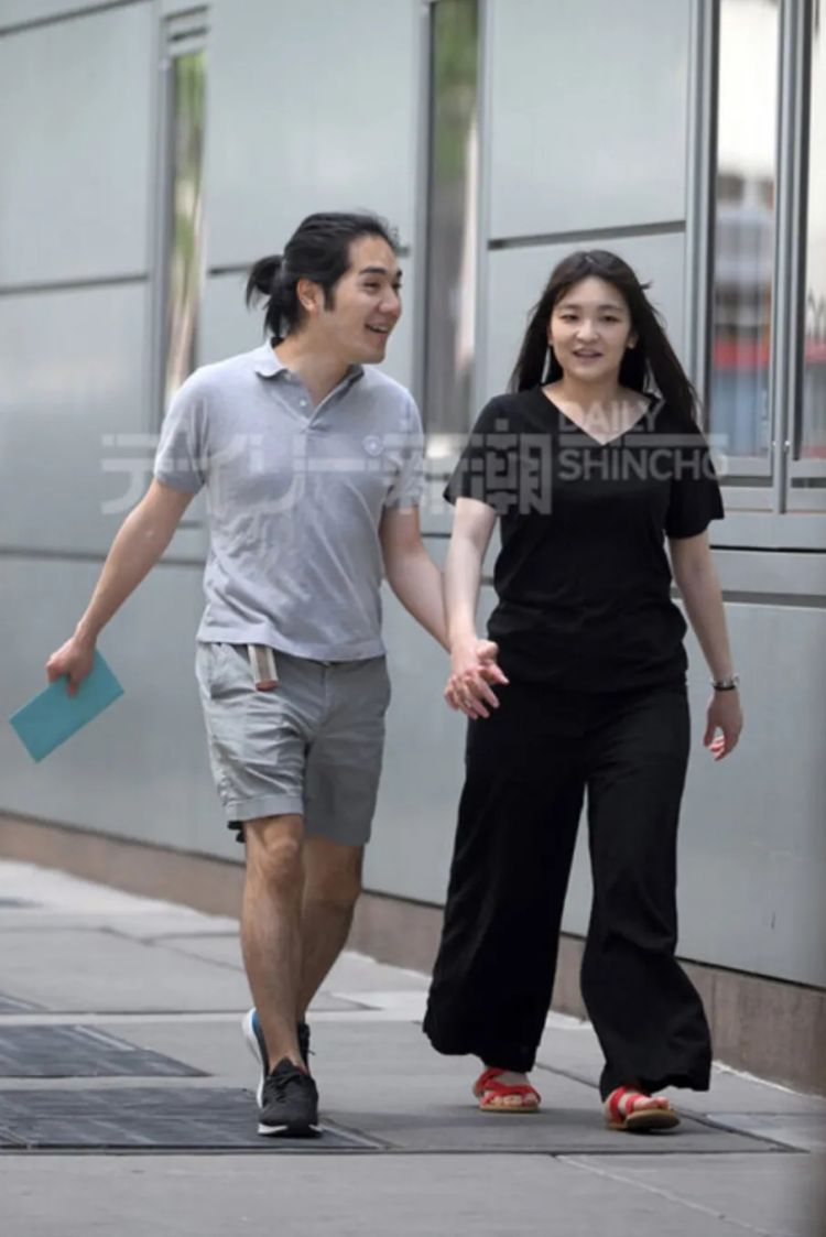 第260期:特朗普与高市早苗会面;龟梨和也与田中美奈实分手?日本熊灾肆虐;安倍晋三枪击案公审 | 百通板 第260期:特朗普与高市早苗会面;龟梨和也与田中美奈实分手?日本熊灾肆虐;安倍晋三枪击案公审 | 百通板