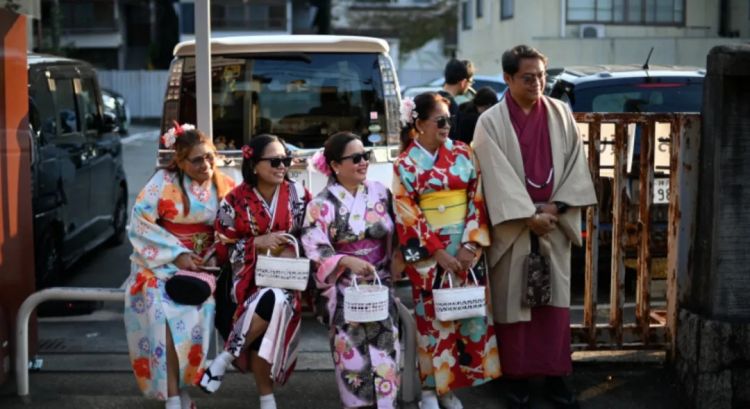 第263期:赴日旅游减少 日本将损失1.7万亿?NHK红白歌会名单出炉;日本GD日本GDP现负增长 | 百通板 第263期:赴日旅游减少 日本将损失1.7万亿?NHK红白歌会名单出炉;日本GD日本GDP现负增长 | 百通板