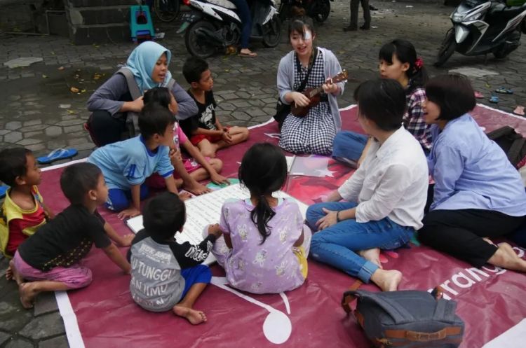 日本大专女孩打工途中左眼失明!恢复后出道当歌手,却被指责装可怜? 日本大专女孩打工途中左眼失明!恢复后出道当歌手,却被指责装可怜?
